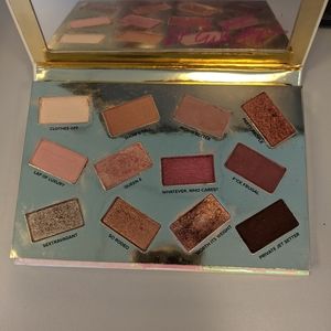 Too Faced Pretty Mess eye shadow palette